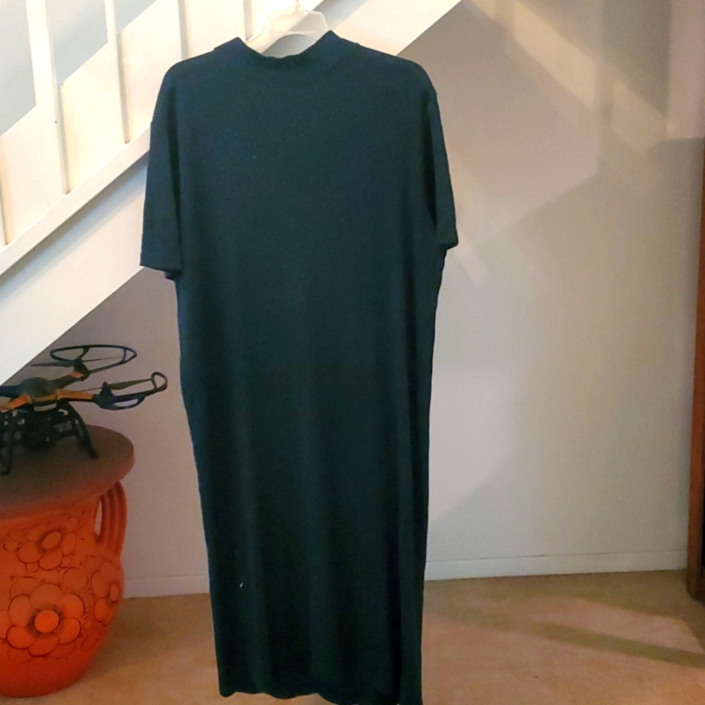Dark green knit short sleeve dress